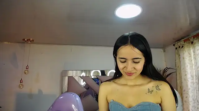 Mia Fischer online show from November 9, 2025, 5:28 pm