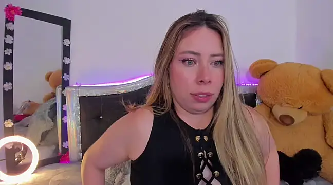 JanneKim online show from March 7, 2025, 9:06 pm