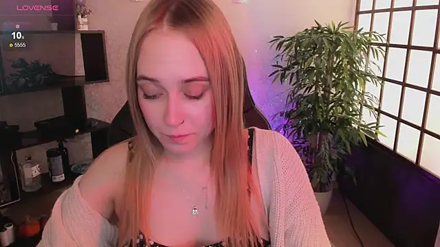 Snapshot of LianaBright chatting on March 22, 2025, 2:05 am LianaBright online show from March 22, 2025, 2:05 am