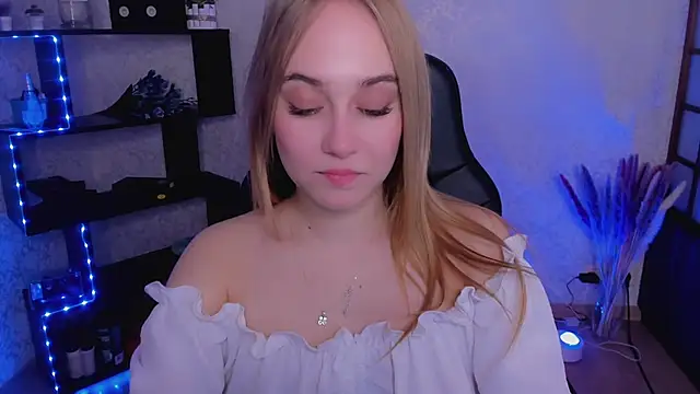 Snapshot of LianaBright chatting on January 26, 2025, 5:23 am LianaBright online show from January 26, 2025, 5:23 am