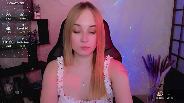 Snapshot of LianaBright chatting on March 8, 2025, 2:01 am LianaBright online show from March 8, 2025, 2:01 am