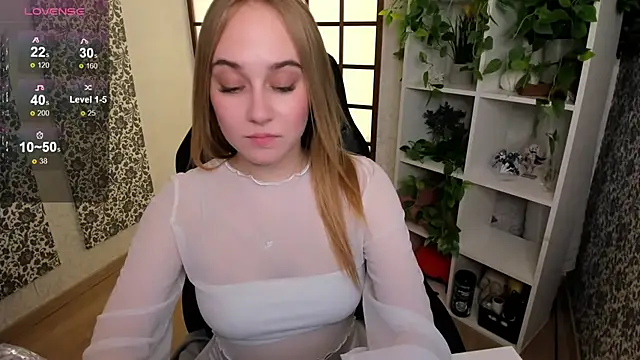 Snapshot of LianaBright chatting on February 3, 2025, 5:18 am LianaBright online show from February 3, 2025, 5:18 am