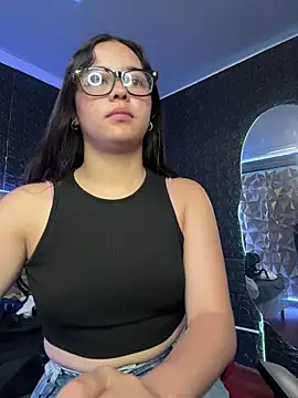 Paloma  LS online show from April 13, 2026, 2:21 pm