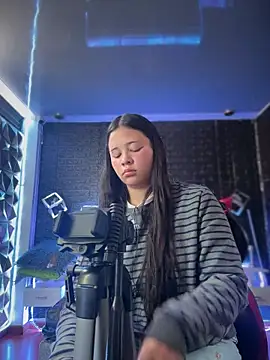 Paloma  LS online show from November 22, 2025, 7:46 pm