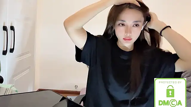 Snapshot of SarahYang chatting on May 15, 2026, 6:22 am SarahYang online show from May 15, 2026, 6:22 am