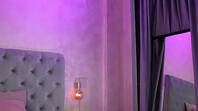 LucyWilow online show from December 23, 2025, 5:40 am