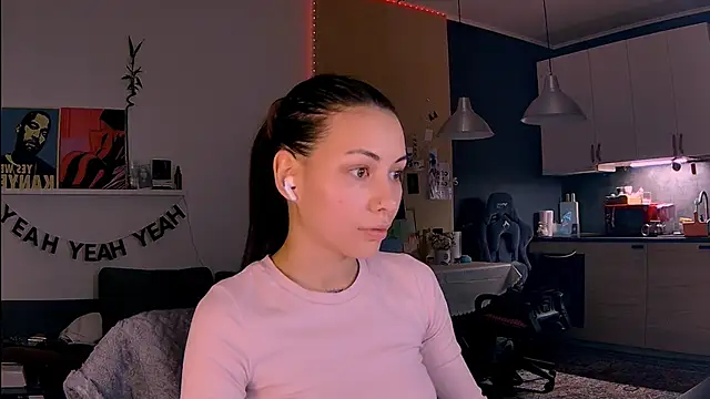 valorant girl online show from February 12, 2026, 2:50 pm