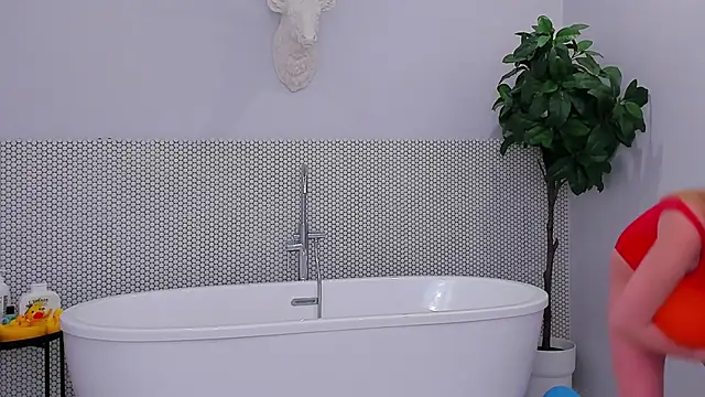 KiraDaring online show from February 19, 2025, 7:16 pm