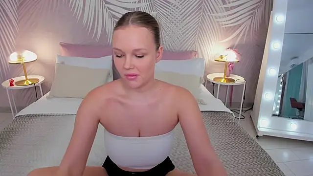 KiraDaring online show from January 15, 2025, 6:08 pm