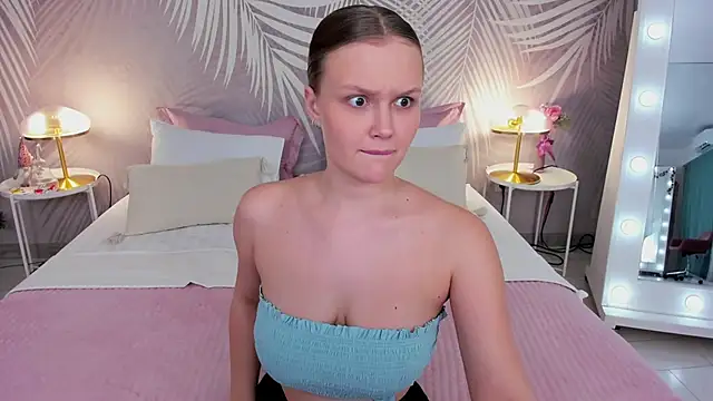 KiraDaring online show from January 7, 2025, 10:08 pm