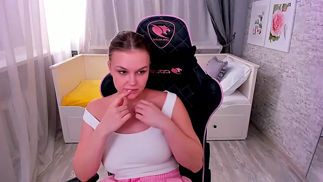 KiraDaring online show from February 8, 2025, 1:22 am