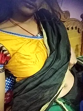 aadhini01 online show from November 18, 2025, 4:21 pm