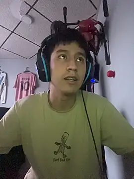 Snapshot of Stiven_017 chatting on January 18, 2026, 10:57 pm Stiven 017 online show from January 18, 2026, 10:57 pm