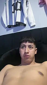 Snapshot of Stiven_017 chatting on February 14, 2026, 1:39 am Stiven 017 online show from February 14, 2026, 1:39 am