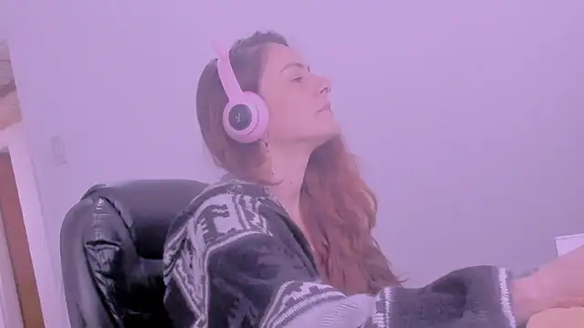 jessiburningheels online show from April 15, 2026, 11:38 am