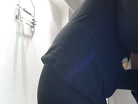 Lauzo21 online show from April 13, 2026, 2:59 am