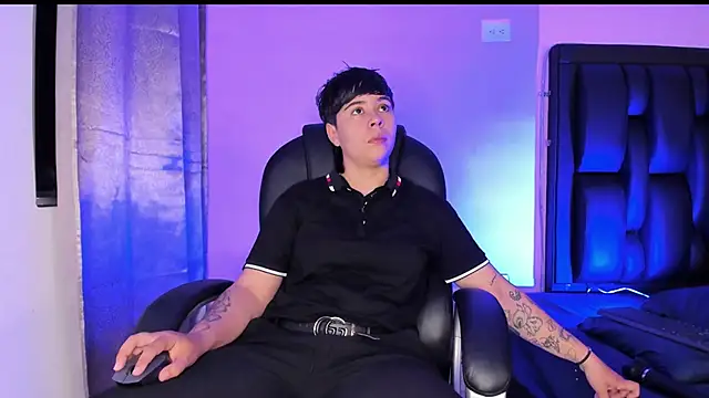 AbbySmiitth  online show from March 7, 2025, 12:12 pm