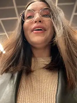 Snapshot of meow_girl chatting on November 17, 2025, 4:55 pm meow girl online show from November 17, 2025, 4:55 pm