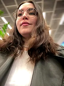 Snapshot of meow_girl chatting on November 28, 2025, 8:03 am meow girl online show from November 28, 2025, 8:03 am