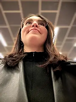 Snapshot of meow_girl chatting on October 2, 2025, 3:37 pm meow girl online show from October 2, 2025, 3:37 pm