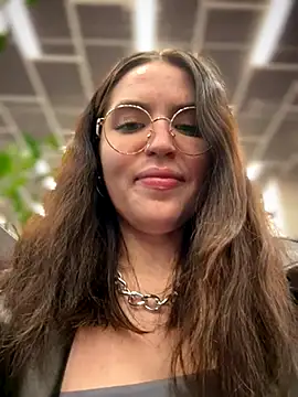 Snapshot of meow_girl chatting on November 8, 2025, 3:15 pm meow girl online show from November 8, 2025, 3:15 pm