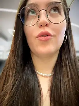 meow girl online show from April 16, 2026, 9:54 am