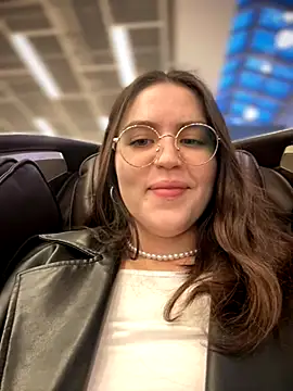 Snapshot of meow_girl chatting on November 29, 2025, 9:09 am meow girl online show from November 29, 2025, 9:09 am