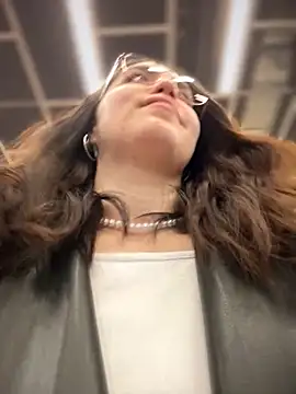 Snapshot of meow_girl chatting on December 2, 2025, 9:22 am meow girl online show from December 2, 2025, 9:22 am