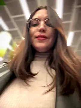 Snapshot of meow_girl chatting on December 14, 2025, 5:07 pm meow girl online show from December 14, 2025, 5:07 pm