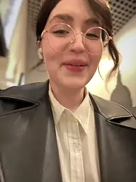 Snapshot of meow_girl chatting on March 15, 2025, 2:23 pm meow girl online show from March 15, 2025, 2:23 pm