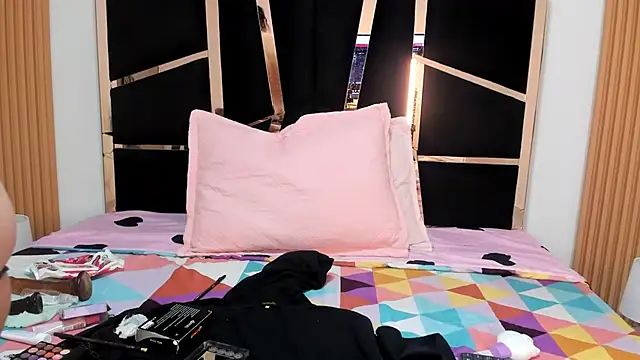 yahaira  online show from January 9, 2026, 1:51 pm