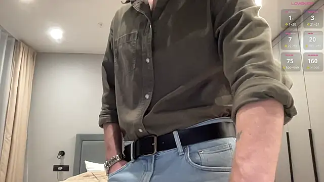 cute mark online show from November 11, 2025, 4:57 pm