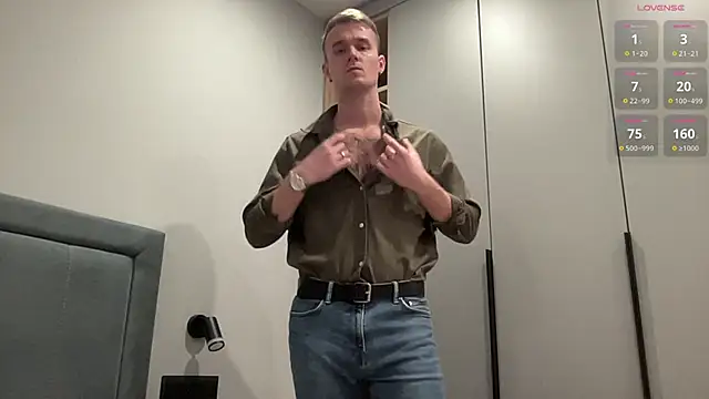 cute mark online show from October 24, 2025, 3:22 pm