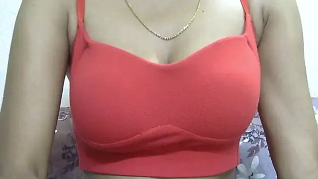Snapshot of _FluffyHxney_ chatting on June 21, 2026, 8:36 pm FluffyHxney online show from June 21, 2026, 8:36 pm