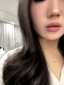 Snapshot of xyebobs chatting on December 17, 2025, 2:33 pm xyebobs online show from December 17, 2025, 2:33 pm