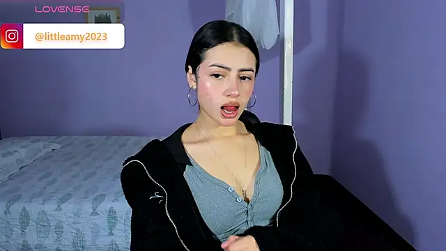 myeimmy 33 online show from February 11, 2025, 3:51 pm