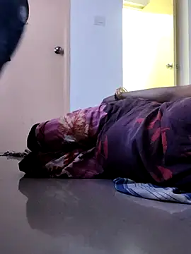 Snapshot of Tamilrojanew chatting on September 11, 2025, 5:40 am Tamilrojanew online show from September 11, 2025, 5:40 am