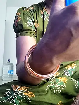 Snapshot of Tamilrojanew chatting on November 12, 2025, 5:33 am Tamilrojanew online show from November 12, 2025, 5:33 am