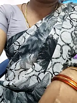 Snapshot of Tamilrojanew chatting on October 8, 2025, 6:59 am Tamilrojanew online show from October 8, 2025, 6:59 am