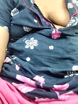 Snapshot of Tamilrojanew chatting on October 26, 2025, 5:52 am Tamilrojanew online show from October 26, 2025, 5:52 am