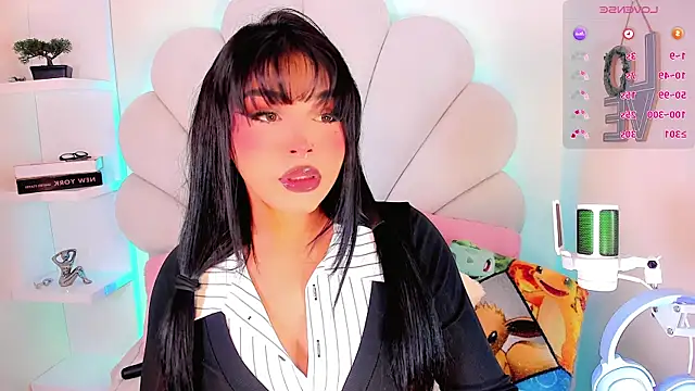 ValentinaMarinn online show from April 6, 2026, 9:27 pm