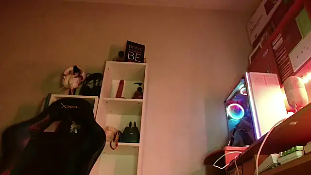 Snapshot of DirtyDi97 chatting on February 24, 2026, 3:40 am DirtyDi97 online show from February 24, 2026, 3:40 am