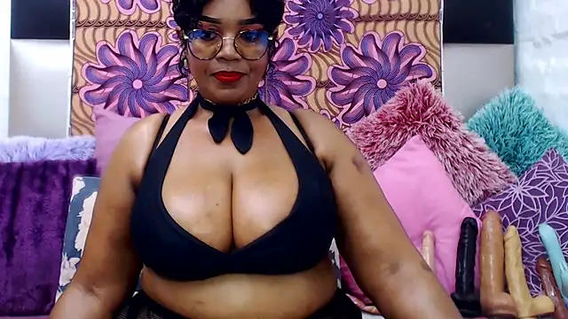 MATURExxxASS online show from November 12, 2025, 6:01 pm