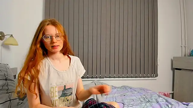 Snapshot of Fire_Luna chatting on December 3, 2024, 5:17 pm Fire Luna online show from December 3, 2024, 5:17 pm