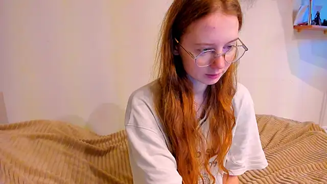 Fire Luna online show from December 2, 2025, 4:36 am