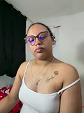 Snapshot of angela_angels_ chatting on June 11, 2026, 2:11 am angela angels online show from June 11, 2026, 2:11 am