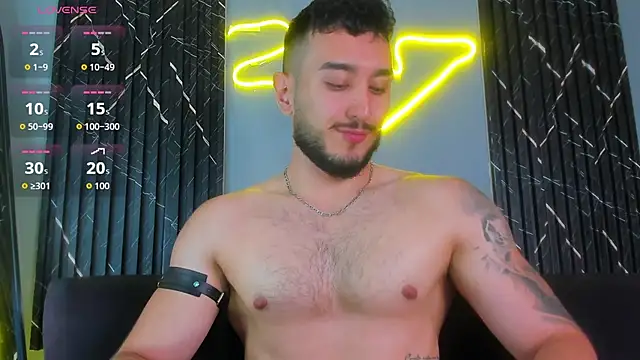 Snapshot of Zionmattis chatting on October 1, 2025, 1:44 am Zionmattis online show from October 1, 2025, 1:44 am