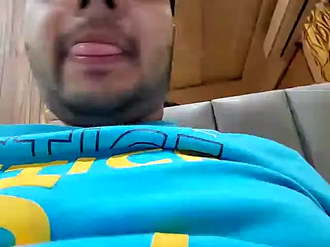 Snapshot of SWEETBOYJI chatting on March 5, 2025, 5:29 pm SWEETBOYJI online show from March 5, 2025, 5:29 pm