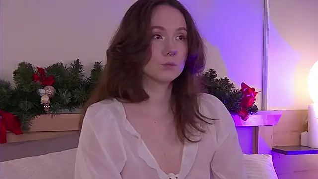 Snapshot of IreneRaye chatting on December 22, 2025, 7:30 am IreneRaye online show from December 22, 2025, 7:30 am