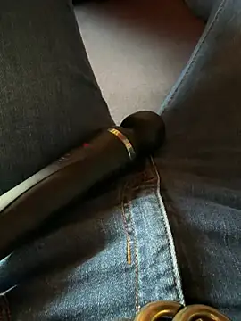 Snapshot of Ana-05 chatting on February 17, 2025, 4:06 pm Ana-05 online show from February 17, 2025, 4:06 pm